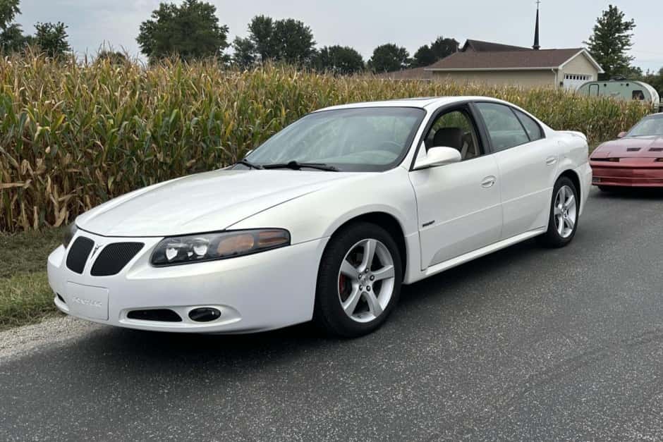 2005 Pontiac Bonneville sold for $10,420