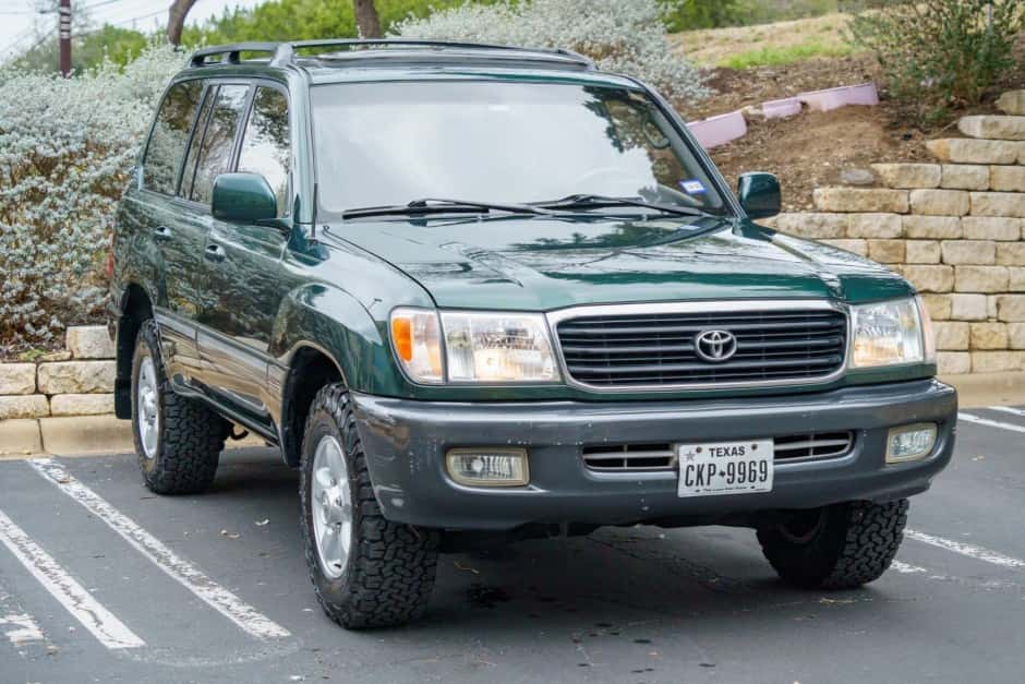 1999 Toyota Land Cruiser 100-Series sold for $16,000
