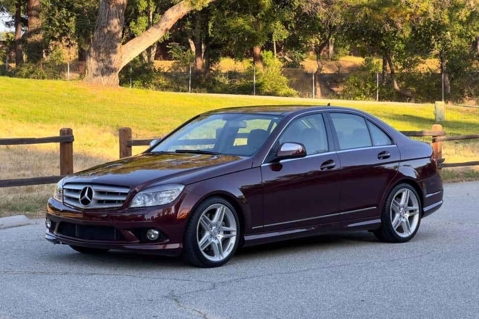 2009 Mercedes-Benz W204 C-Class sold for $15,400