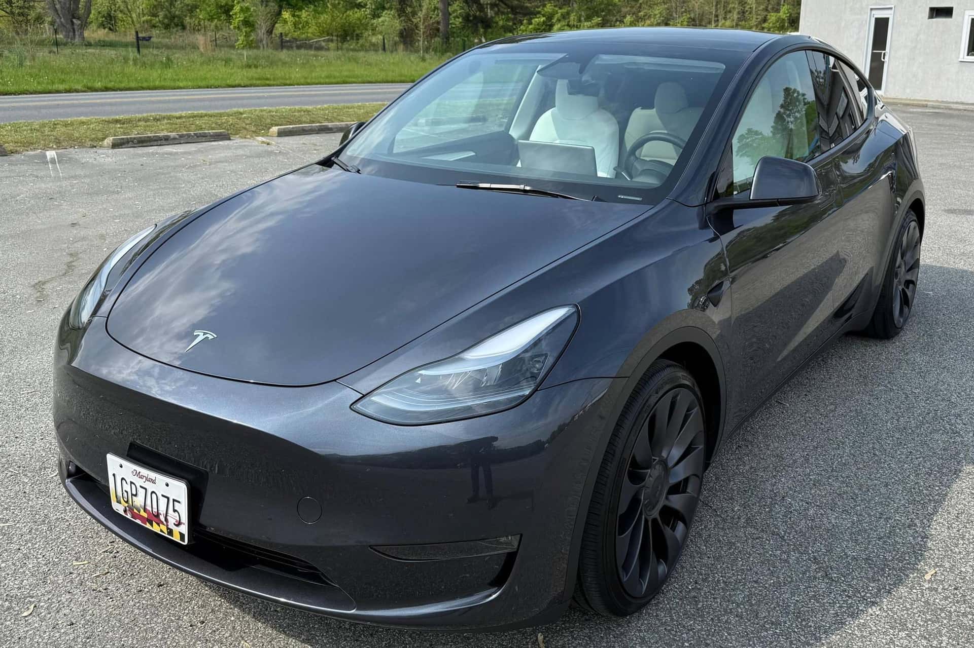 2025 Tesla Model Y sold for $39,999