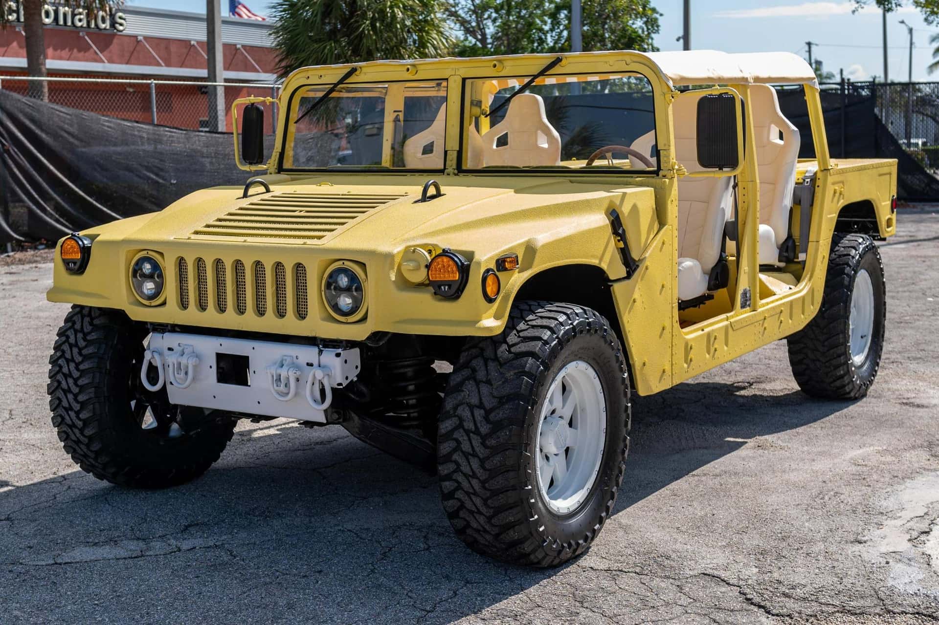 2000 AM General Hummer sold for $9,700