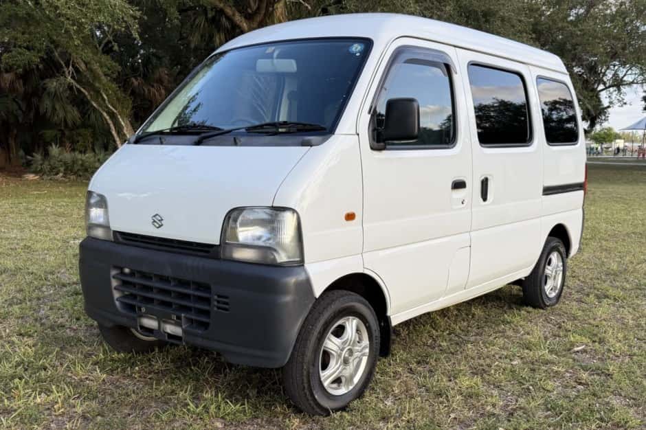 2000 Suzuki Carry sold for $7,500