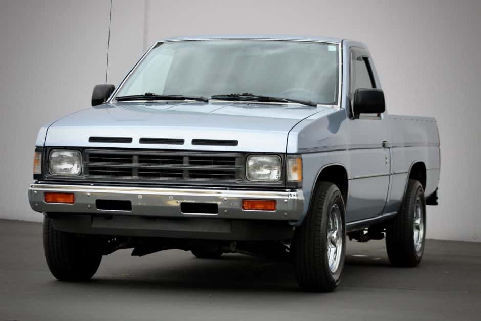 1992 Nissan Pickup sold for $9,700