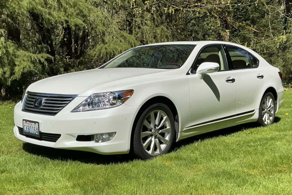 2012 Lexus LS Sedan sold for $13,885