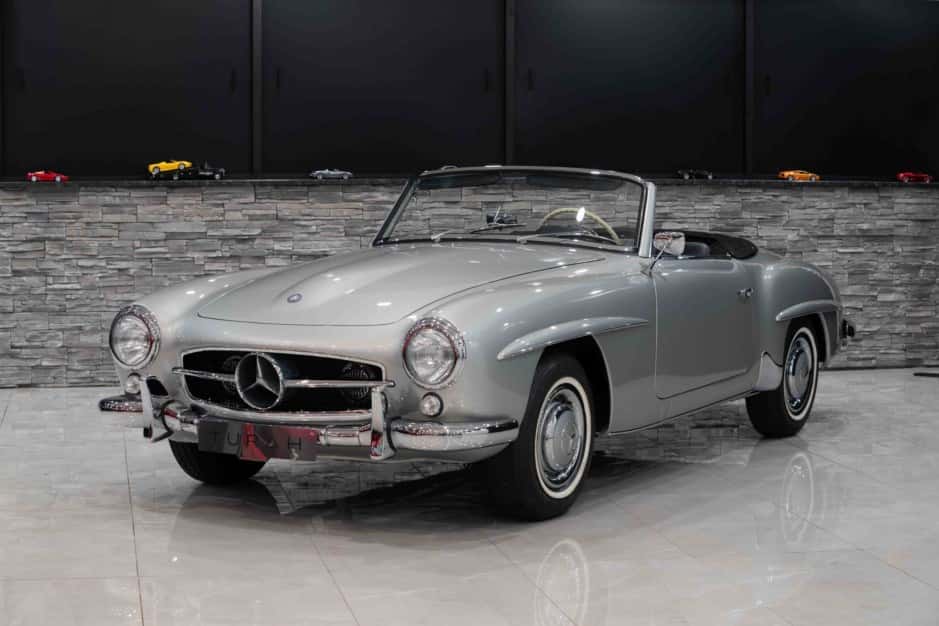 1961 Mercedes-Benz 190SL sold for $223,000