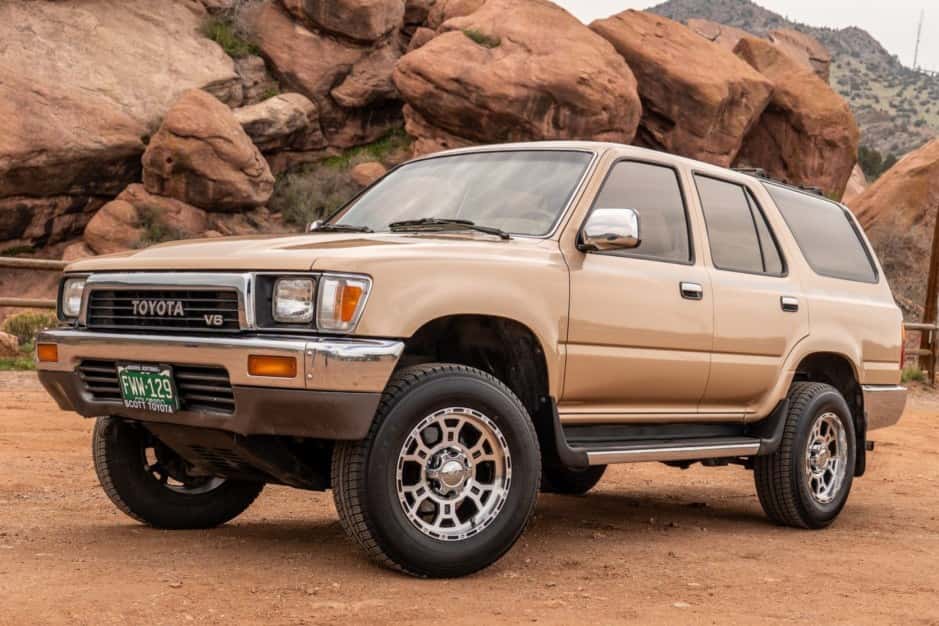1991 Toyota 4Runner (N120) sold for $16,027