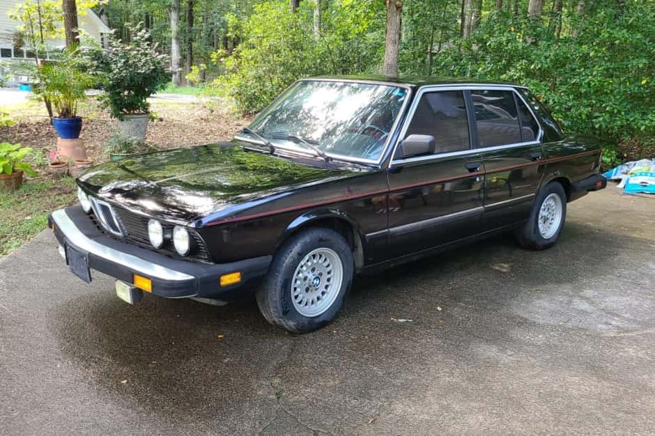 1984 BMW E28 5-Series sold for $7,600