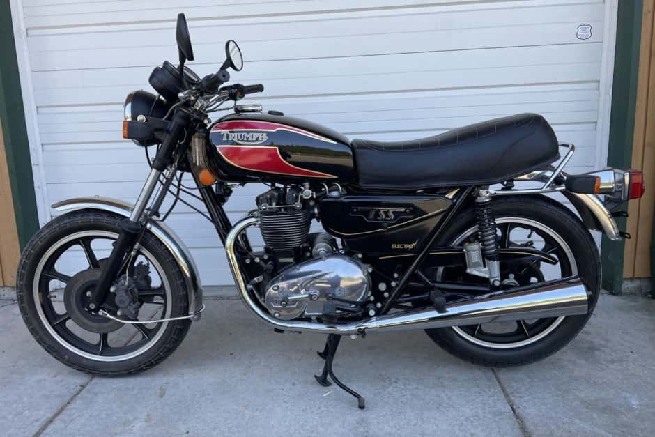 1982 Triumph Bonneville T140 sold for $7,500