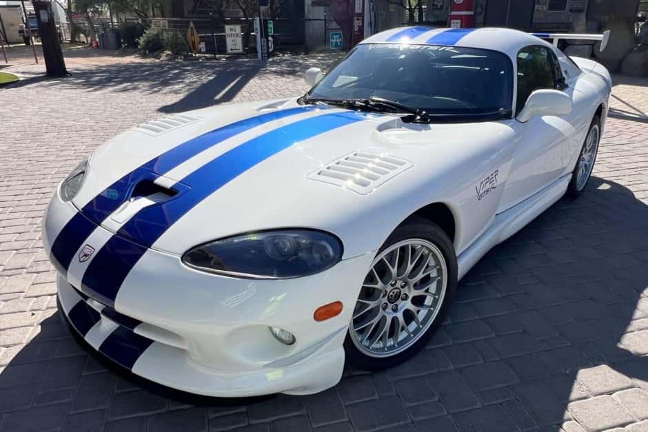 1998 Dodge Viper SR II (1996-2002) sold for $137,000
