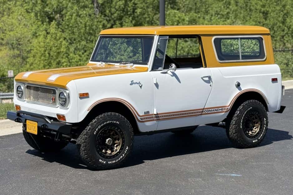 1971 International Harvester Scout 800B sold for $43,000