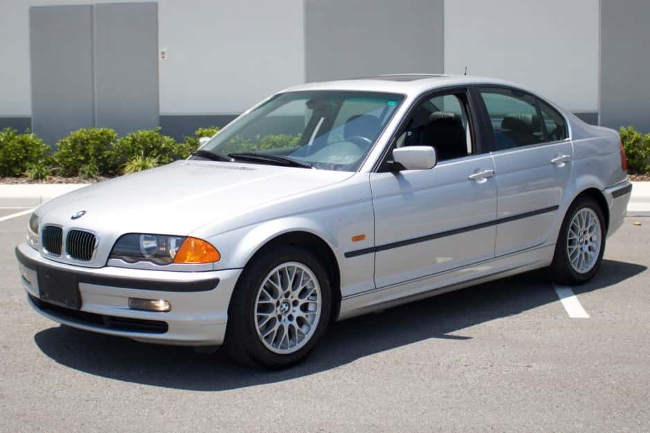 2000 BMW E46 3-Series Sedan sold for $13,500