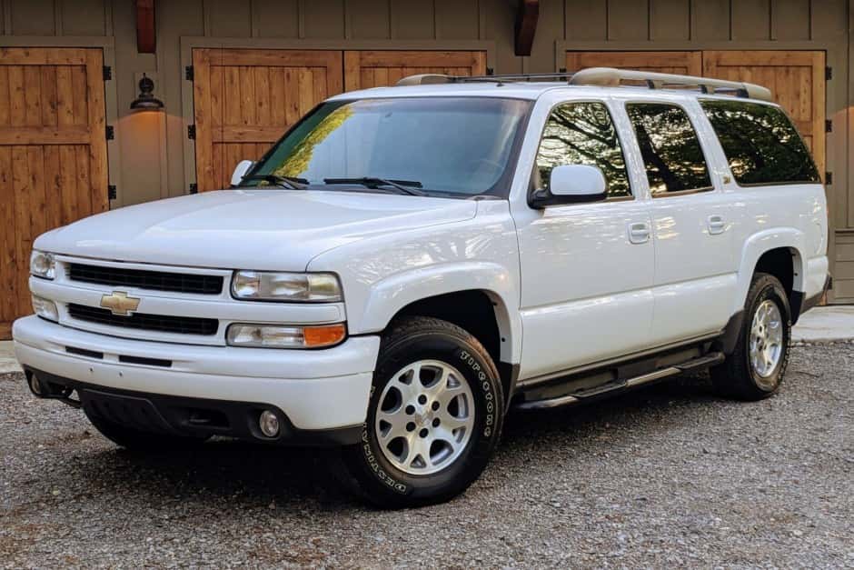 2002 Chevrolet Suburban (GMT800 2000-2006) sold for $32,000
