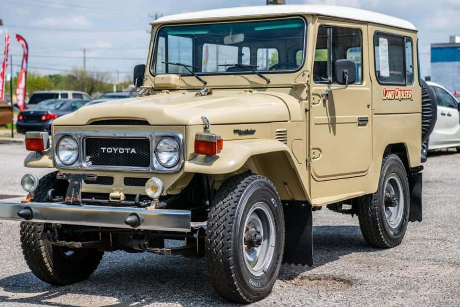 1982 Toyota Land Cruiser FJ40 sold for $27,250