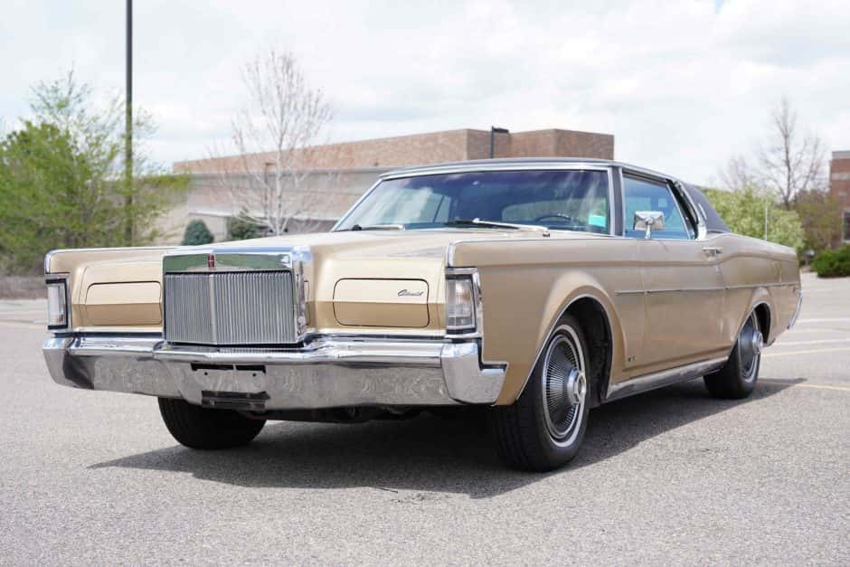 1969 Lincoln Continental Mark III (1969-1971) sold for $8,700