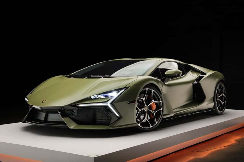 2024 Lamborghini Revuelto sold for $655,000