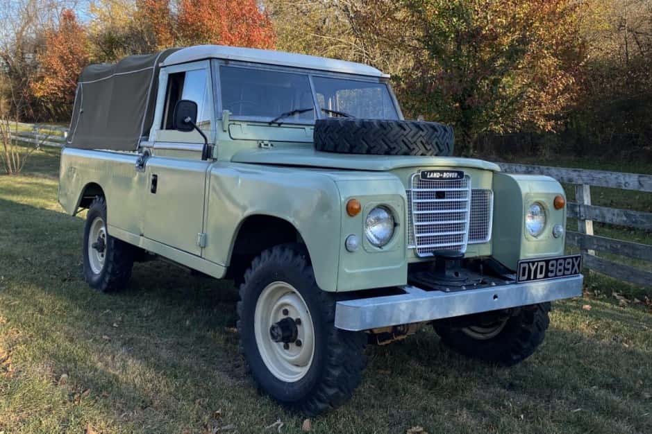 0 Land Rover Series 109 sold for $12,000