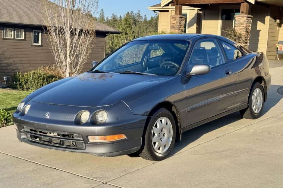 1994 Acura Integra sold for $6,900