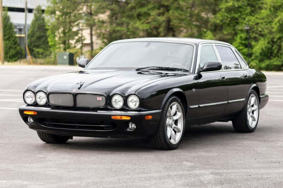 2000 Jaguar X308 XJR (1998-2003) sold for $18,500