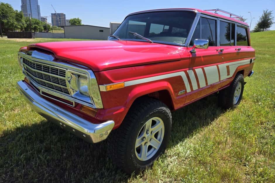 1988 Jeep SJ Grand Wagoneer sold for $26,250