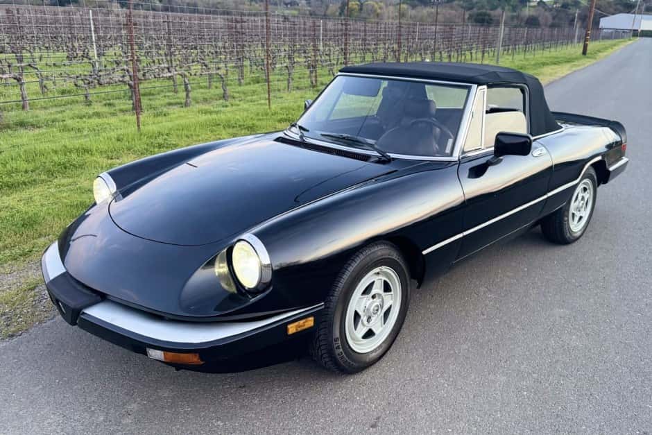 1986 Alfa Romeo 105/115 Spider Series 3 sold for $5,900