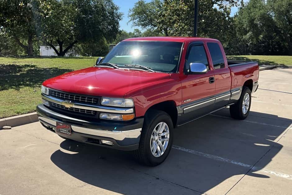 1999 Chevrolet Silverado GMT800 (1999-2007) sold for $19,750