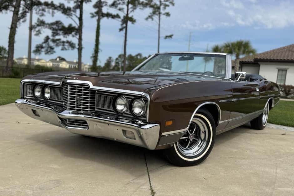 1972 Ford LTD sold for $18,500