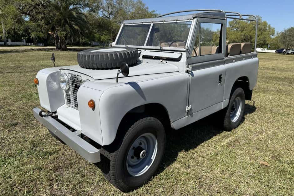1965 Land Rover Series 88 sold for $24,000