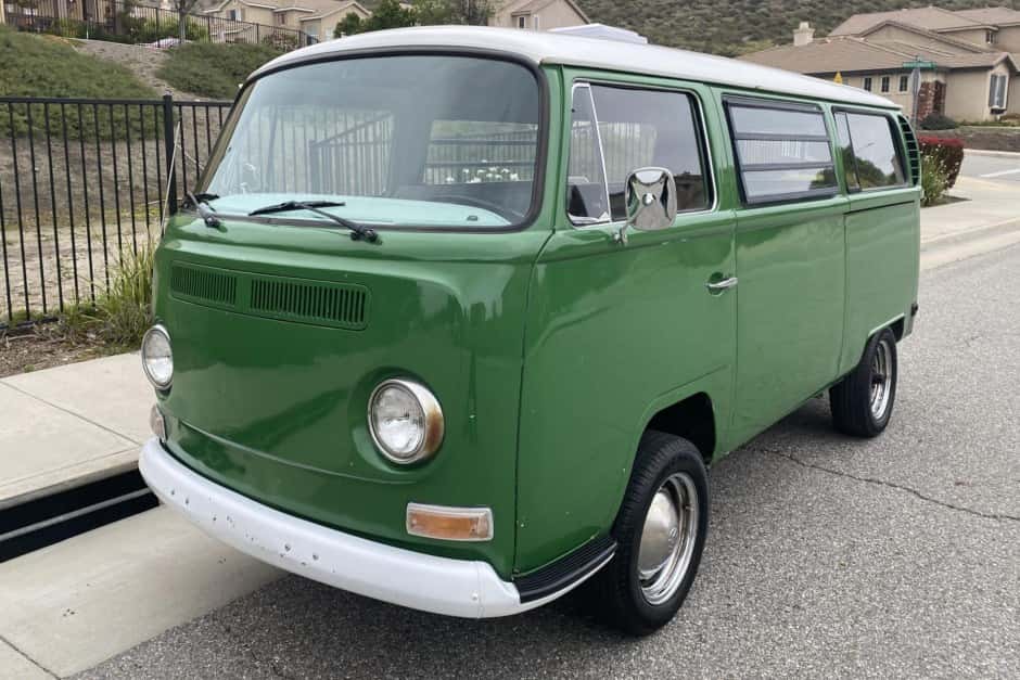 1970 Volkswagen Bay-Window Bus sold for $5,300