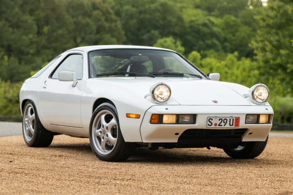 1982 Porsche 928 sold for $17,000