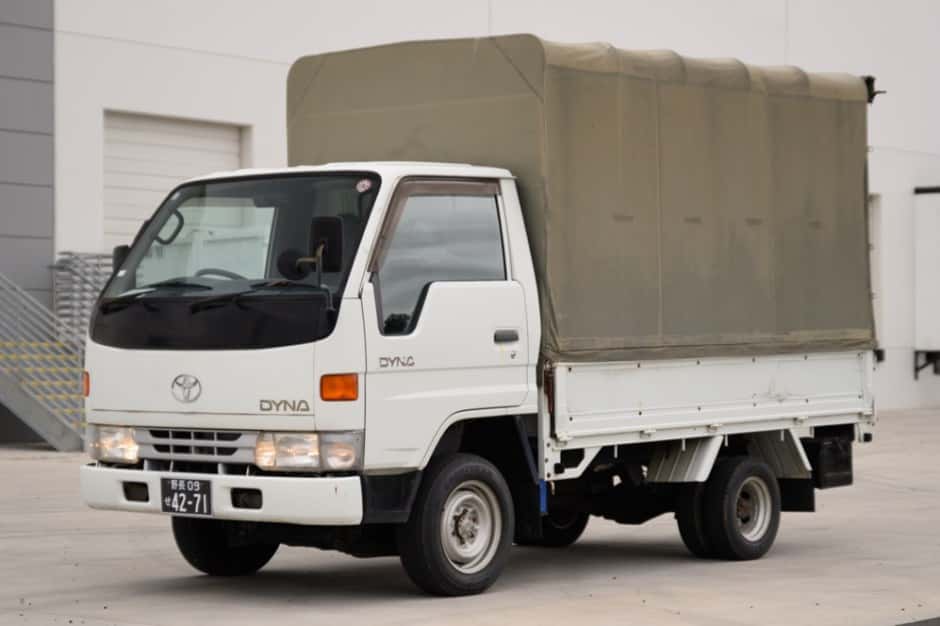 1998 Toyota Dyna sold for $8,100