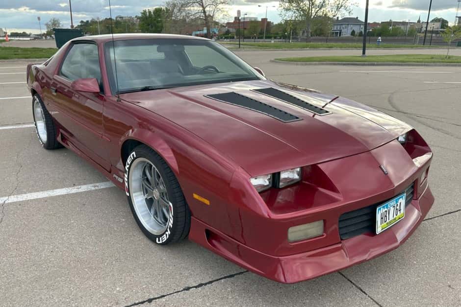 1991 Chevrolet Camaro 3rd Generation 1982-1992 sold for $11,750