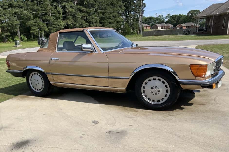 1983 Mercedes-Benz R107 SL sold for $6,900