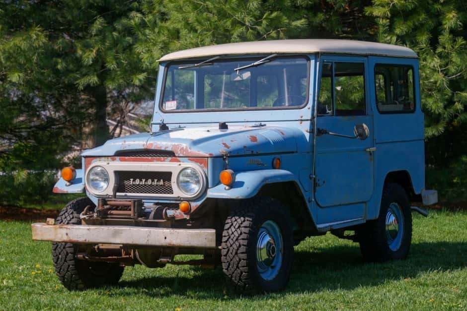 1969 Toyota Land Cruiser FJ40 sold for $17,000
