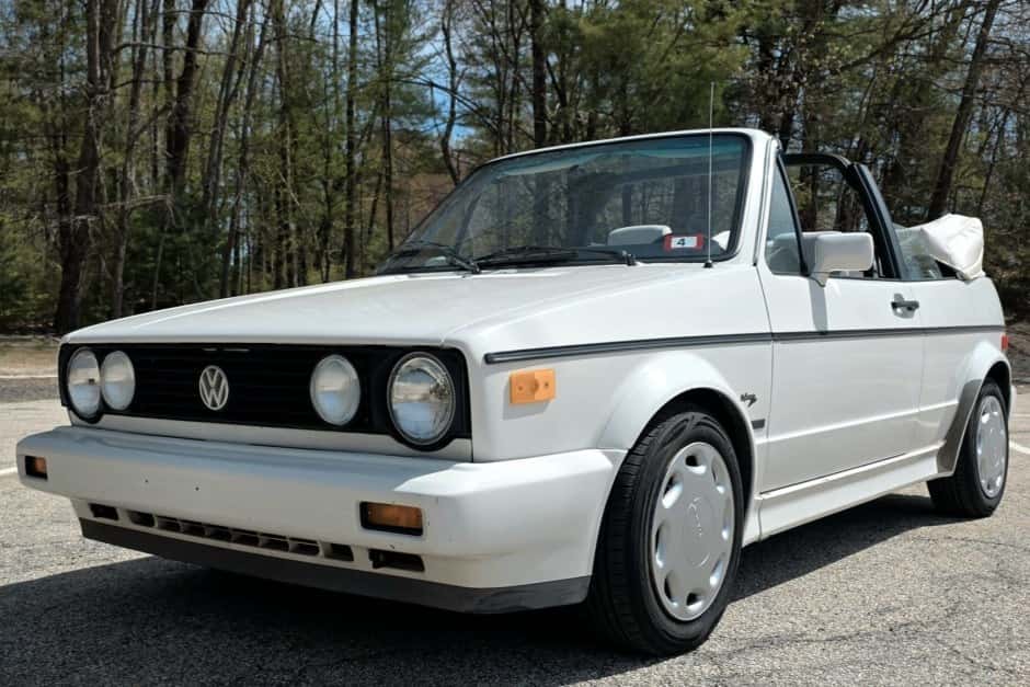 1992 Volkswagen Golf/Rabbit Cabriolet Mk1 sold for $10,900