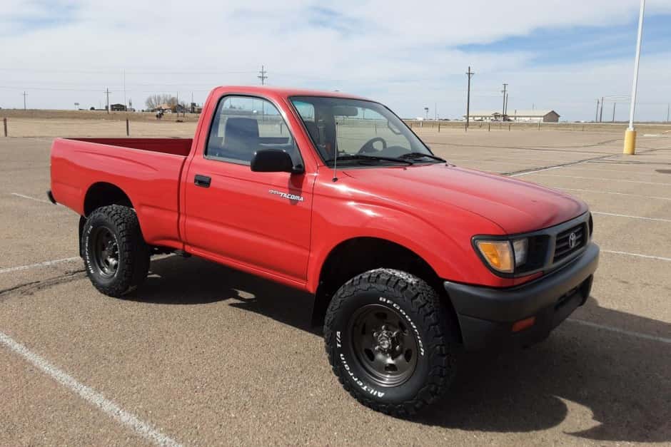 1997 Toyota Tacoma (N1X0 1995-2005) sold for $17,800