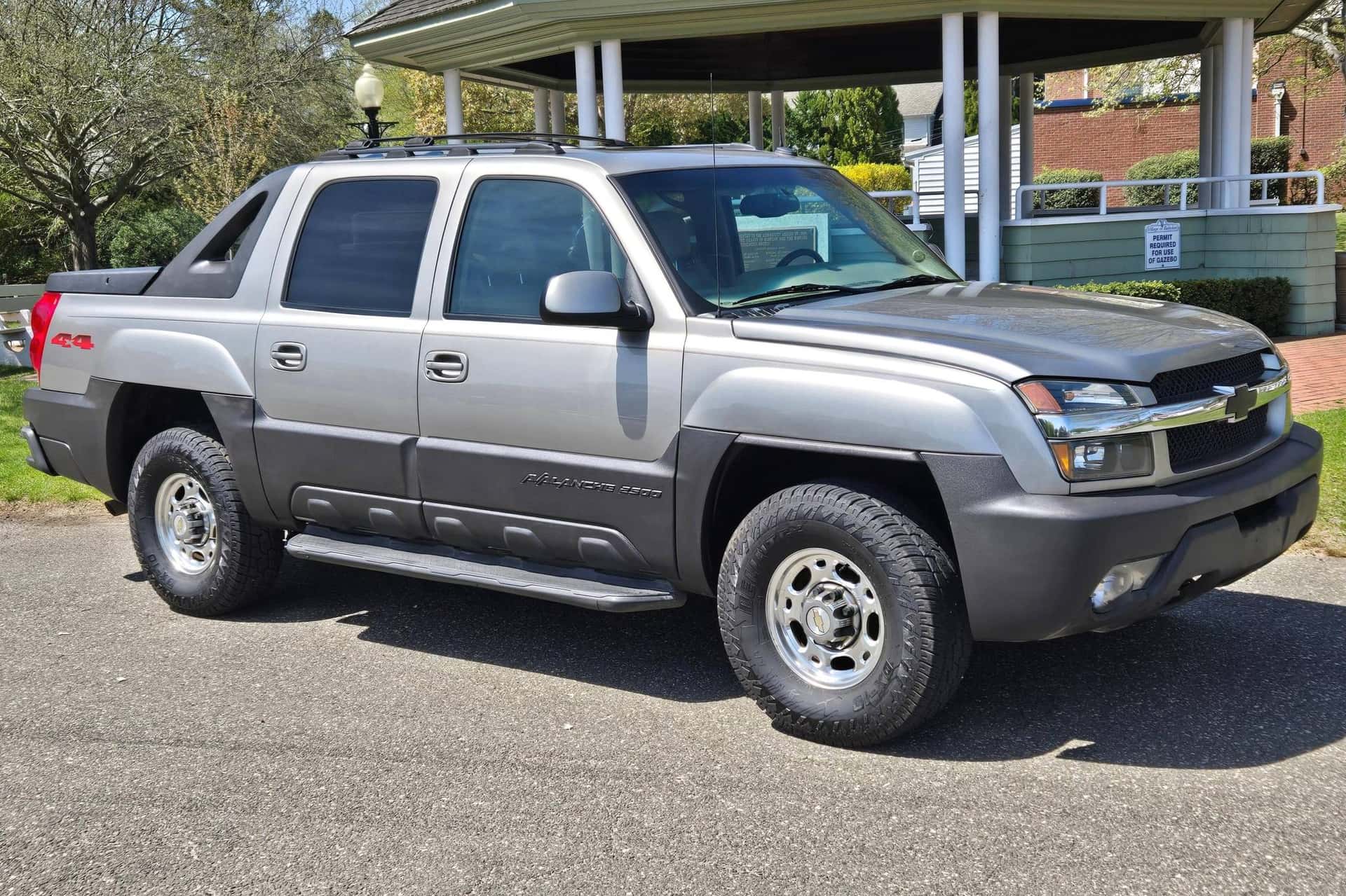 2003 Chevrolet Avalanche sold for $11,500