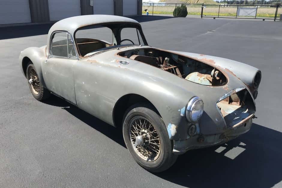 1961 MG MGA sold for $1,800