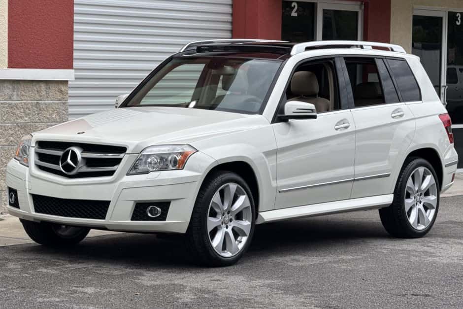 2010 Mercedes-Benz X204 GLK-Class sold for $13,500