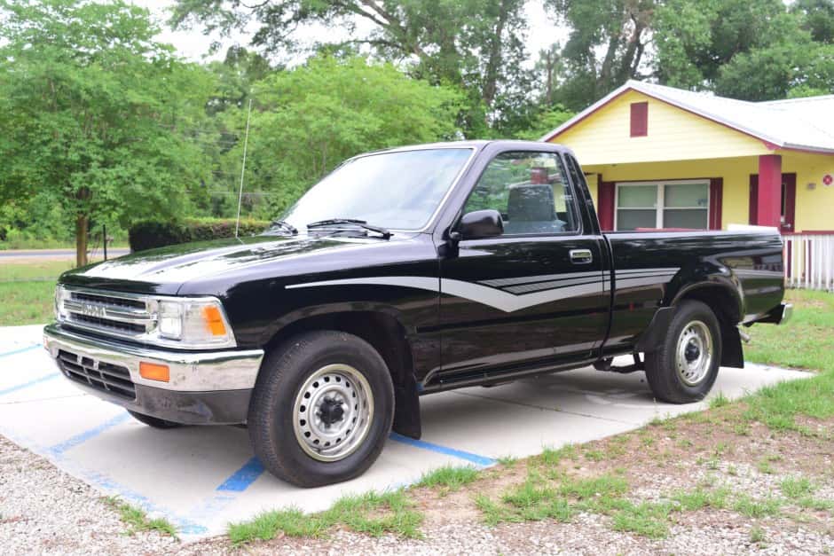 1990 Toyota Pickup (N80/90/100/110 1989-1997) sold for $24,600