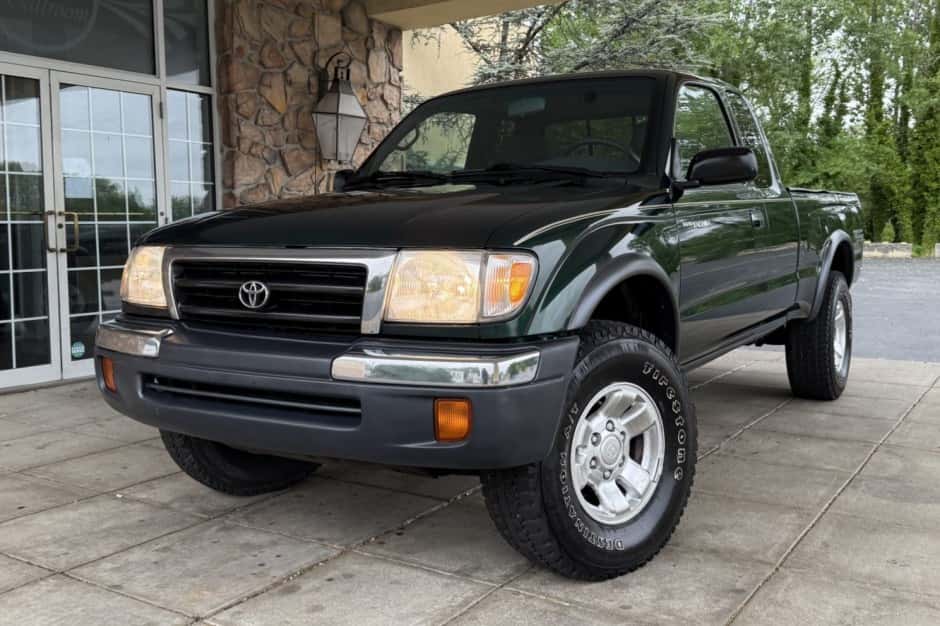 1999 Toyota Tacoma (N1X0 1995-2005) sold for $15,350