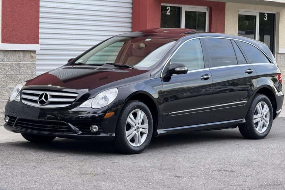 2008 Mercedes-Benz W251 R-Class sold for $7,000