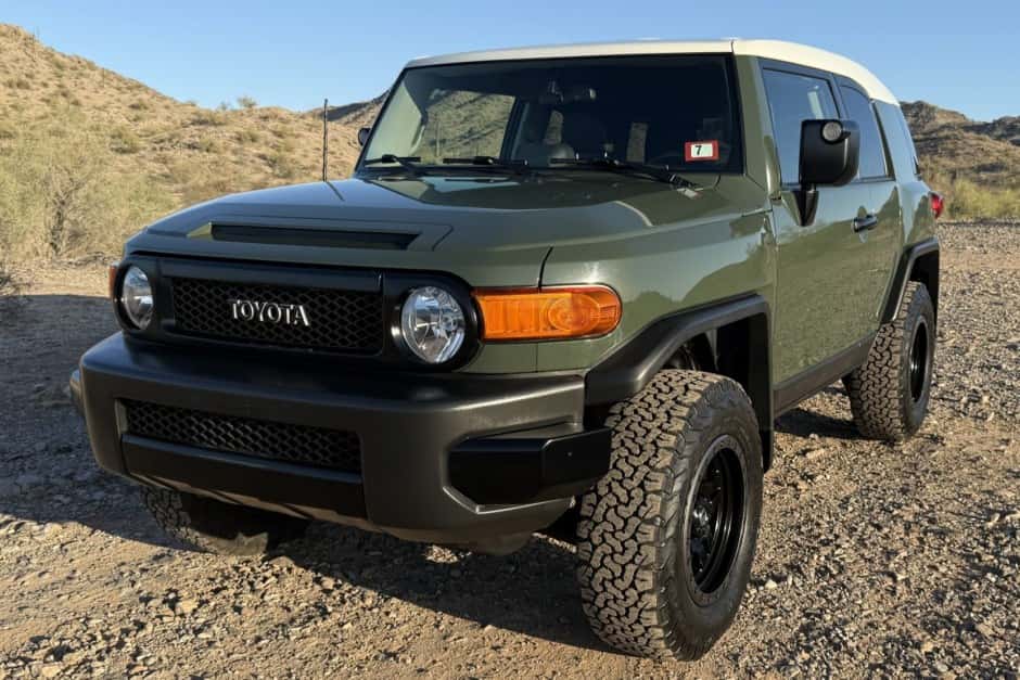 2014 Toyota FJ Cruiser sold for $28,000