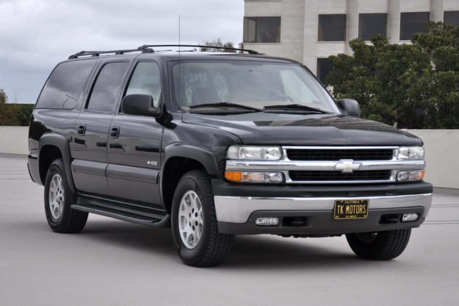 2000 Chevrolet Suburban (GMT800 2000-2006) sold for $17,500