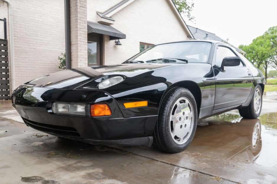 1987 Porsche 928 sold for $30,250