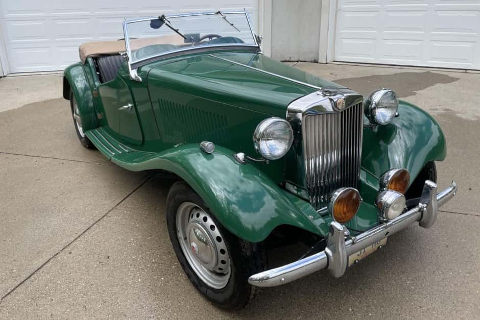 1951 MG TD sold for $9,900