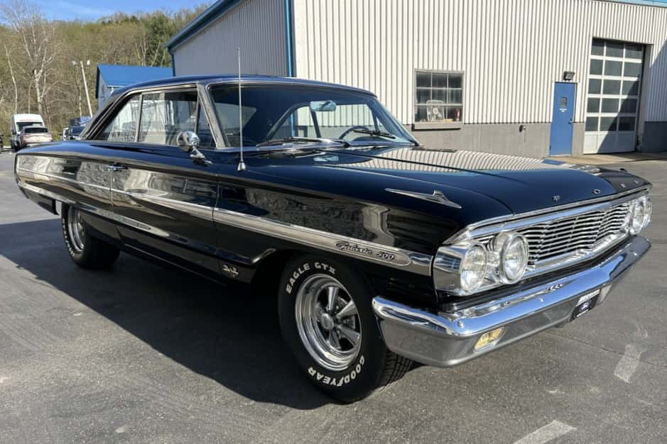 1964 Ford Galaxie sold for $29,250