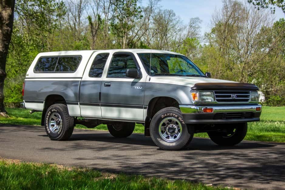 1995 Toyota T100 sold for $11,675