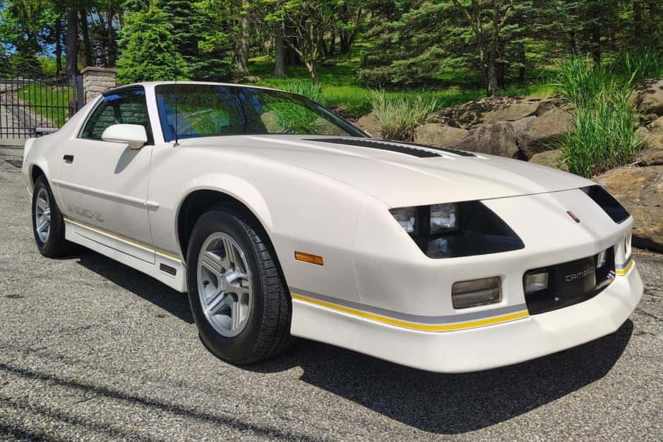 1990 Chevrolet Camaro 3rd Generation 1982-1992 sold for $25,500