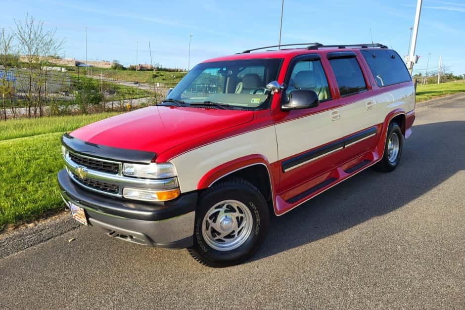 2001 Chevrolet Suburban (GMT800 2000-2006) sold for $14,500