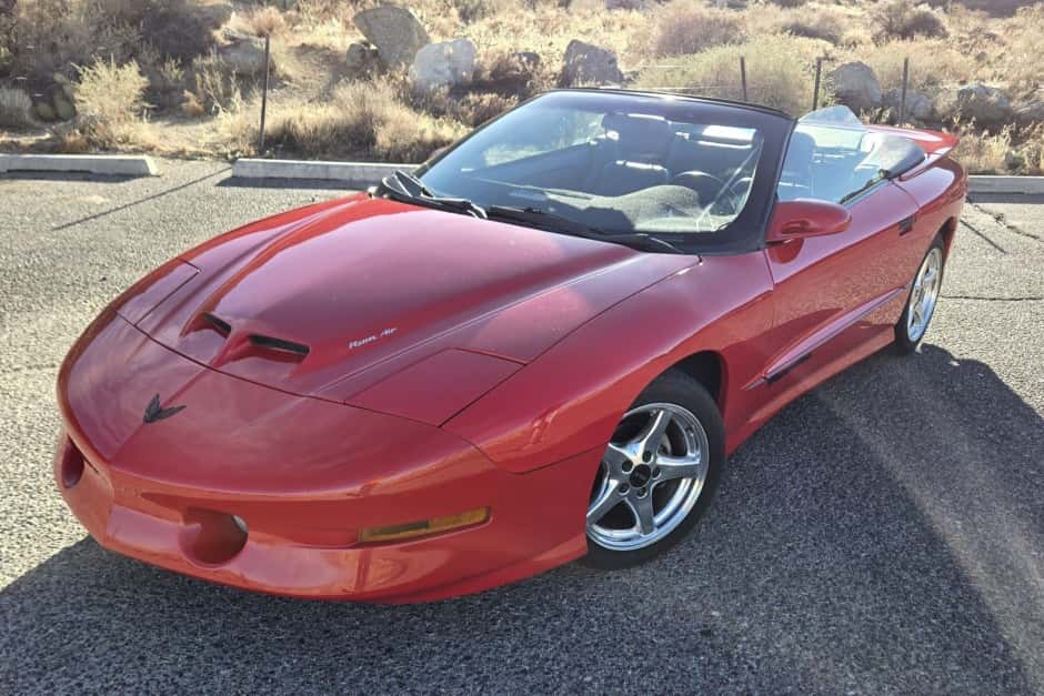 1997 Pontiac Firebird (1993-2002) sold for $10,750